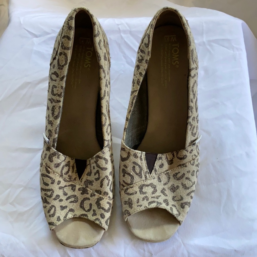 Toms Leopard Print Canvas Wedges